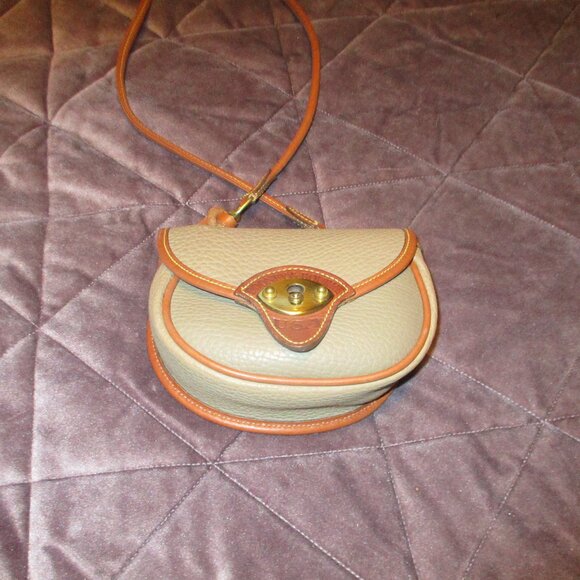 new dooney and bourke crossbody small tan leather handbag can be worn two ways - Picture 1 of 5